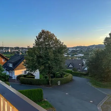 Bovenappartement In Met Balkon En Uitzicht Over Het Bos Daire *